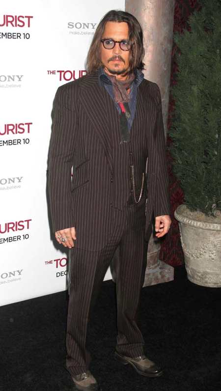 bang_johnnydepp_08122010.png