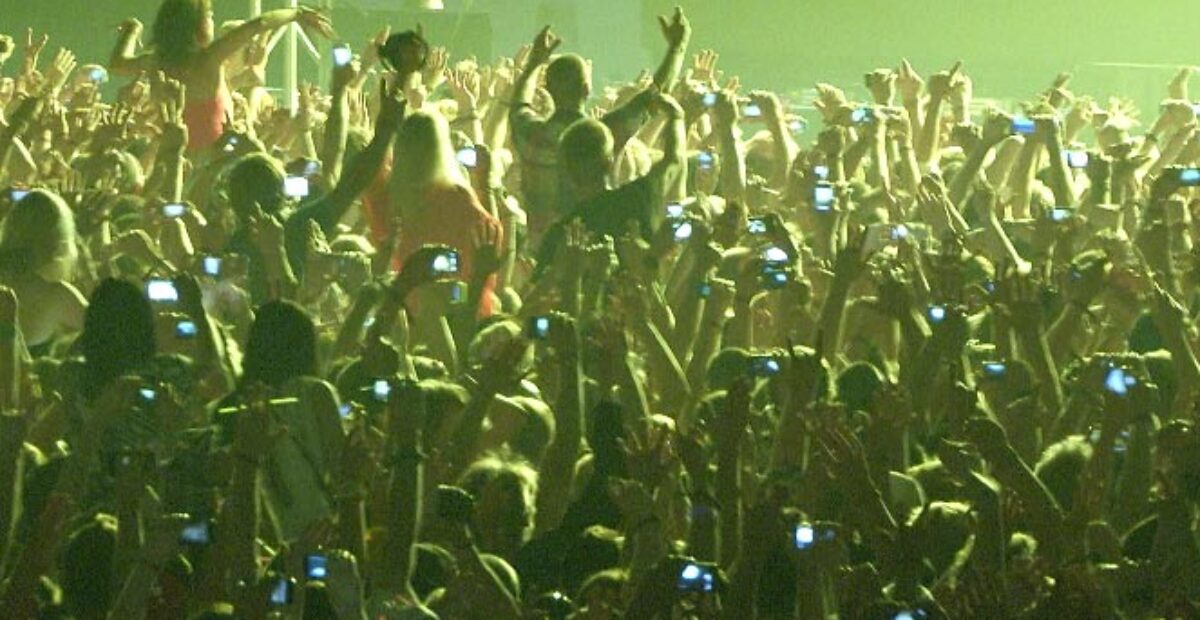 Tämä näky yleisössä raivostuttaa artisteja Suomessakin