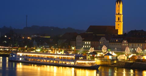 Schwimmender Christkindlmarkt