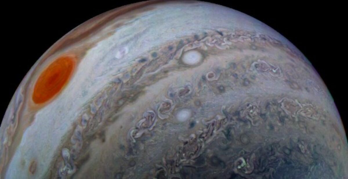 NASA julkaisi upeita kuvia – Juno-luotain kuvasi Jupiteria lähietäisyydeltä