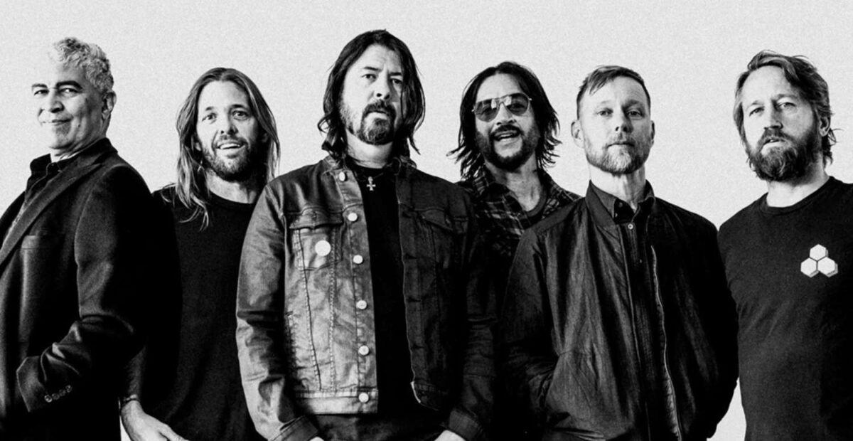 Foo Fighters teki yllätyspaluun keikkalavoille – esitteli uuden rumpalinsa