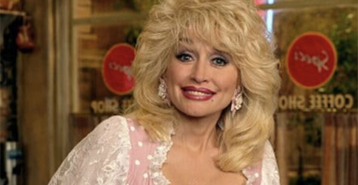 Countrylegenda Dolly Parton sairastunut – sisko rukoili koko yön