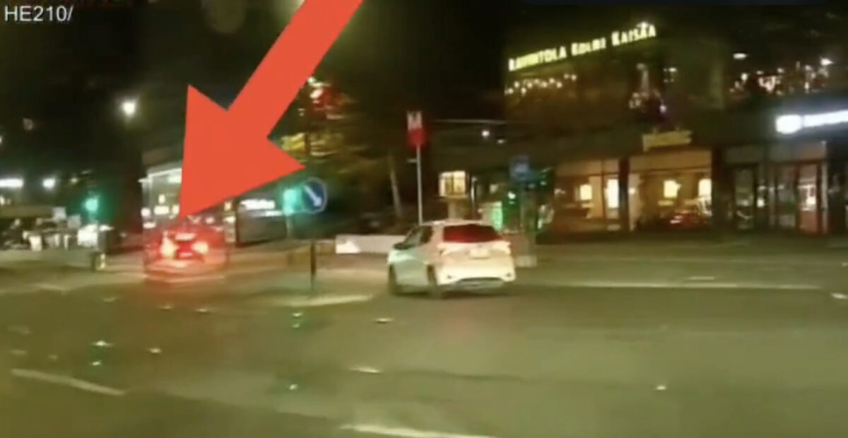 Autoilija törttöili Helsingissä – poliisi julkaisi videon ja mätkäisi 14 päiväsakkoa