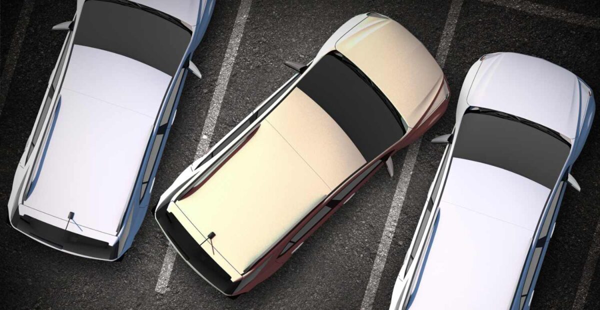 Maa repesi parkkipaikalla – autot putosivat maan uumeniin