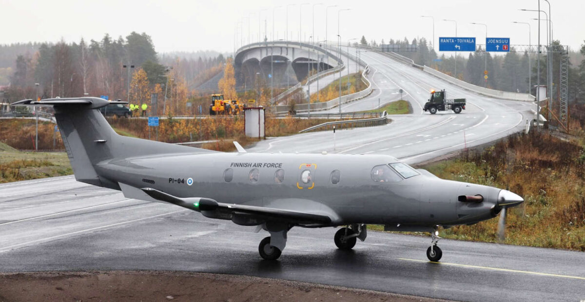 Ilmavoimien Pilatus-lentokone laskeutui maantielle Kuopiossa