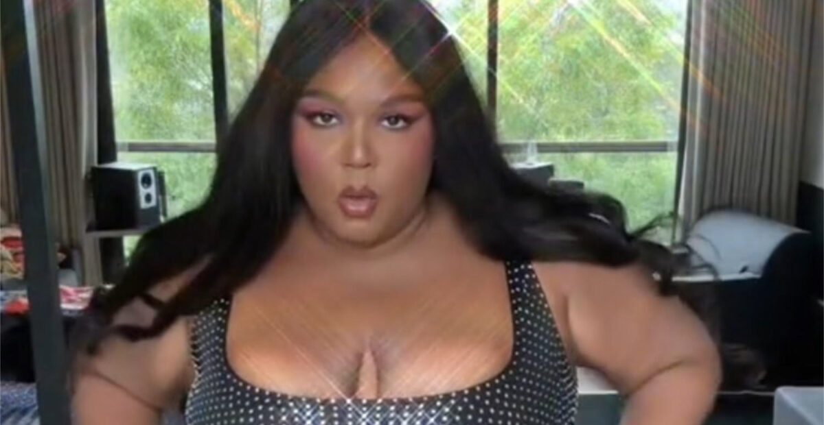 XXL-malli Lizzo pelkää Ozempic-trendin seurauksia: ”Isokokoiset naiset katoavat”