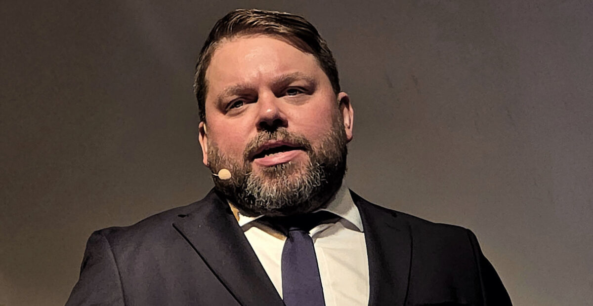 Tähdet, tähdet -voittaja Mikko Töyssy lähtee ensimmäiselle kiertueelleen