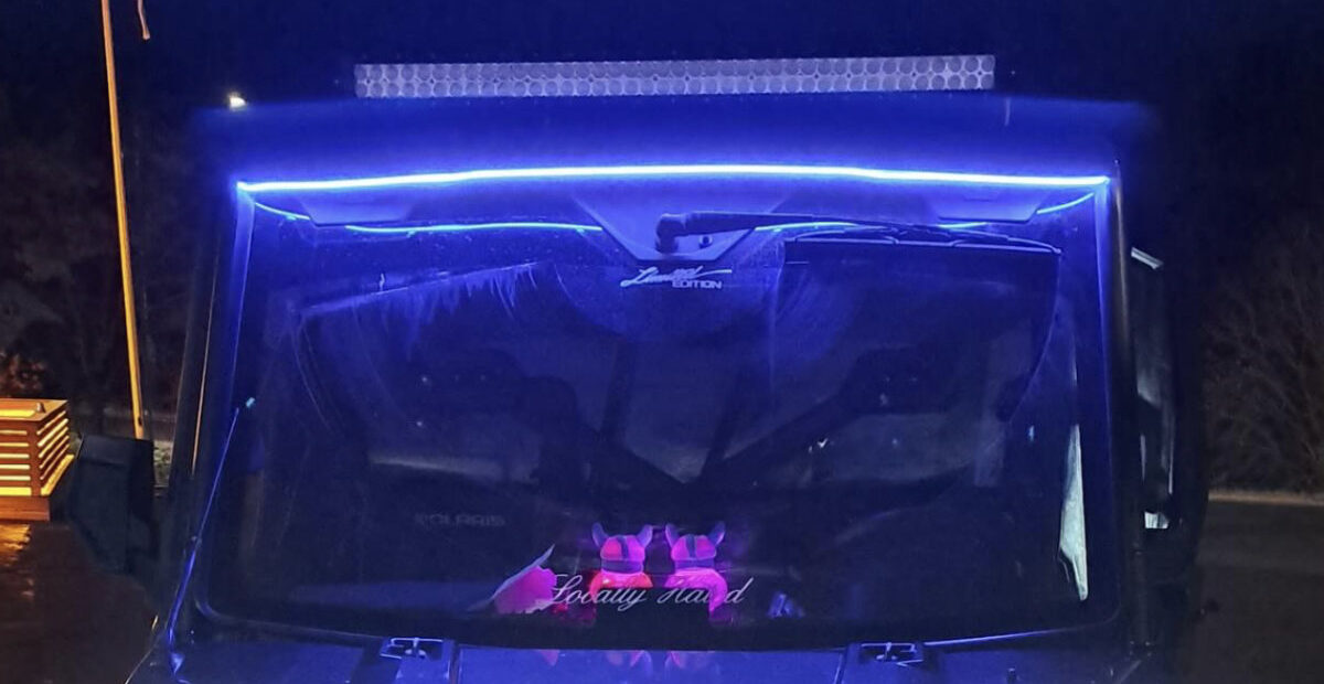 Traktorimönkijässä laittomat valot – Itä-Uudenmaan poliisi mätkäisi sakot