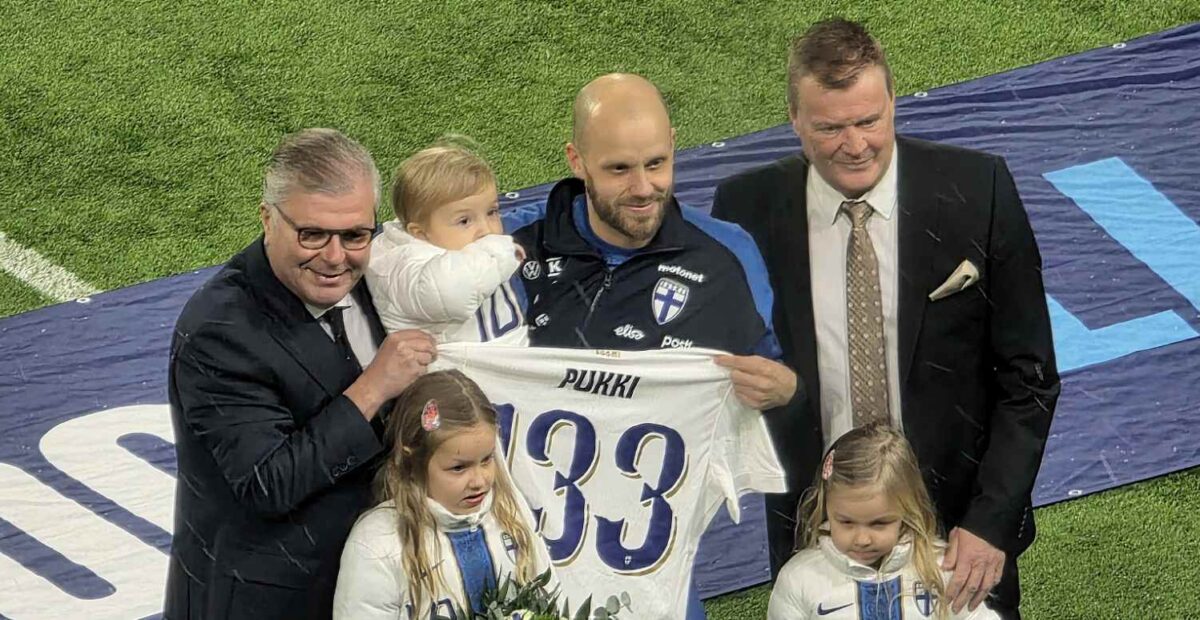 Teemu Pukki jätti tunteikkaat jäähyväiset – perhe mukana juhlimassa