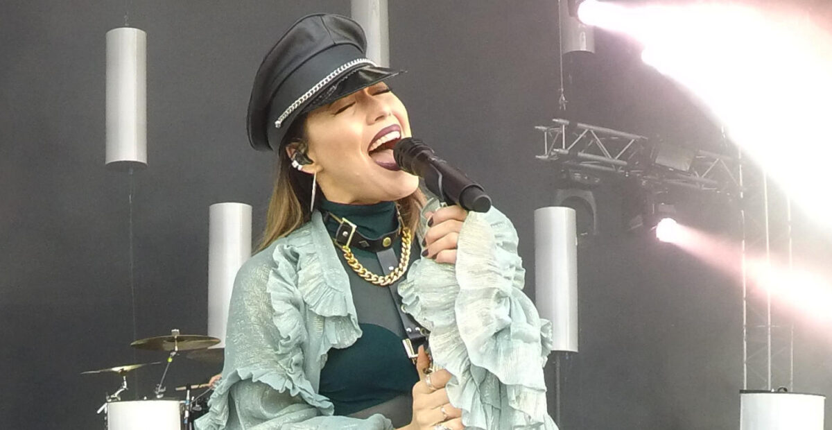 Jenni Vartiainen on Miss Pop 2007