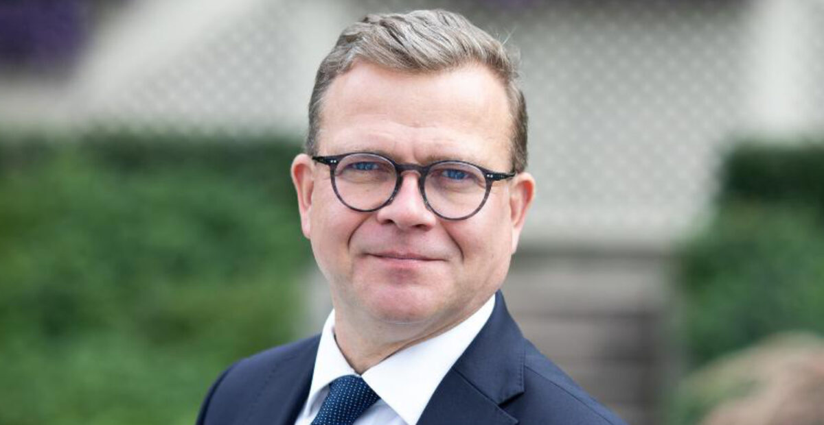 Pääministeri Petteri Orpon joulutervehdys hämmentää – joulu vai juhannus?