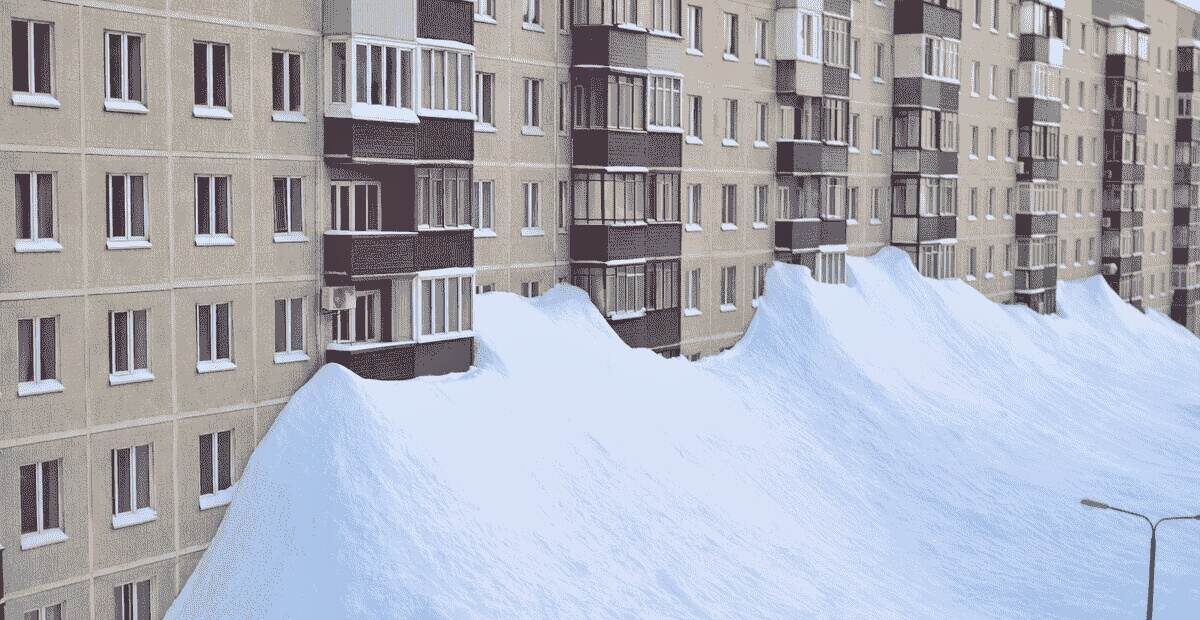 Venäjällä historiallinen lumikaaos – kaupunki peittyi 3-metriseen lumivaippaan