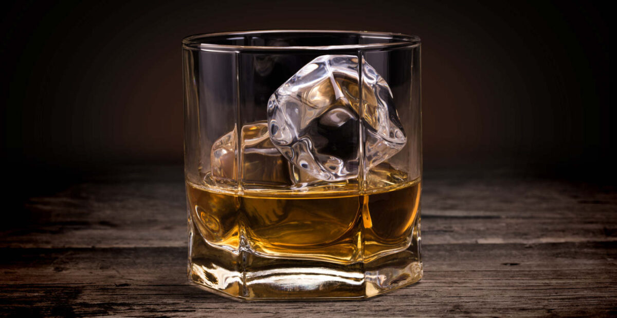 Lasi viskiä. Kuva: Fotolia