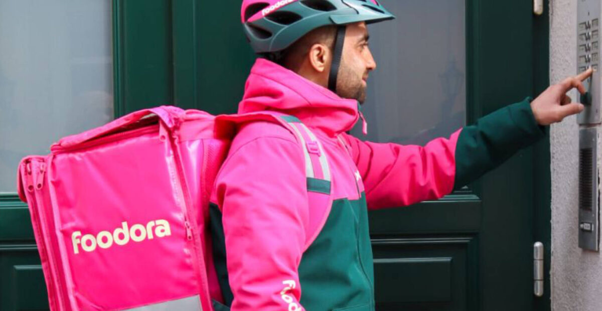 Foodoran ruokalähetti. Kuva: Foodora