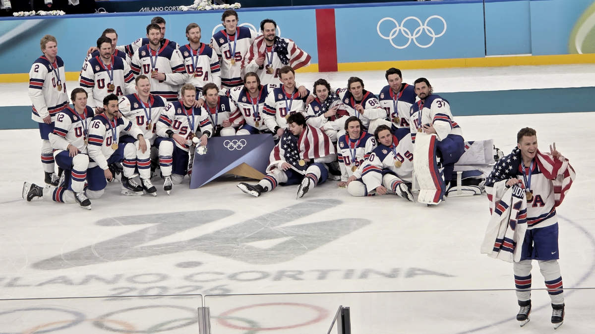 Yhdysvaltojen joukkue juhli olympiakultaa Milanossa