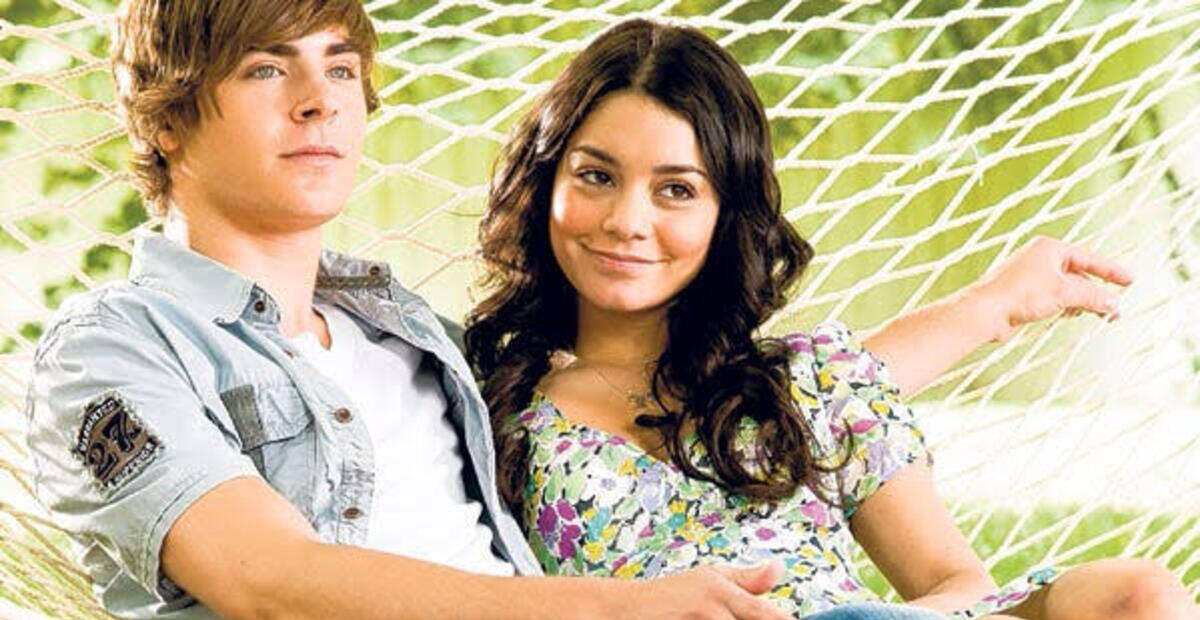 Zac Efron ja Vanessa Hudgens elokuvassa High School Musical