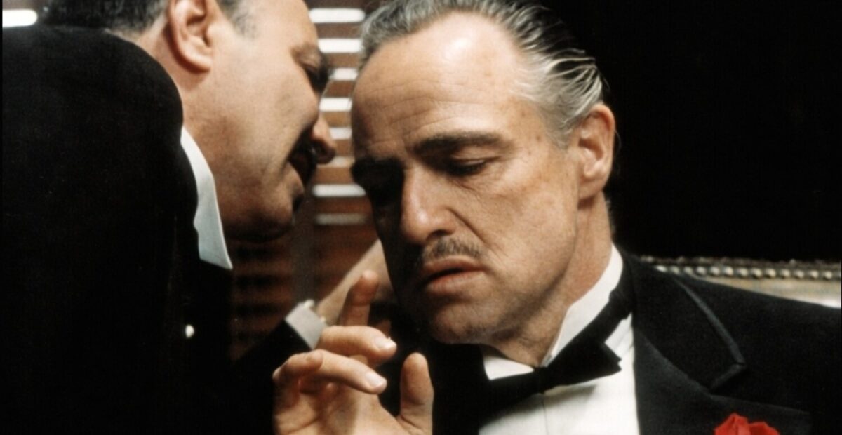 Marlon Brando ja Salvatore Corsitto elokuvassa Kummisetä (1972)