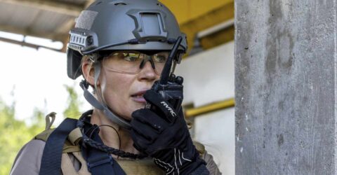 Martina Aitolehti Erikoisjoukot-ohjelmassa. Jere Hietala.