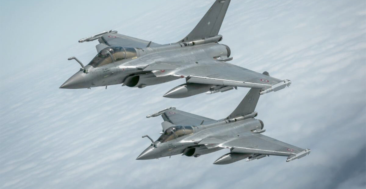 Rafale-hävittäjät ilmassa