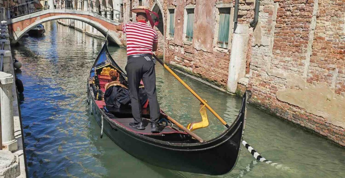 Gondoli Venetsiassa. Kuva: Stara