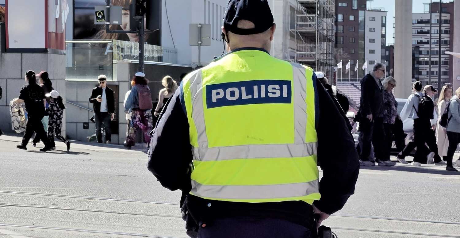 Poliisi ohjasi liikennettä