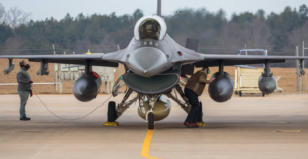 F-16 Fighting Falcon, Lockheed Martin