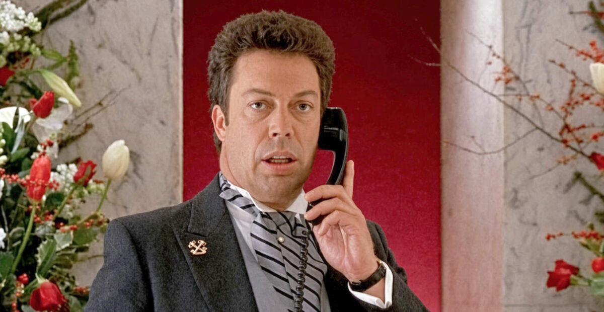 Tim Curry elokuvassa Yksin kotona 2
