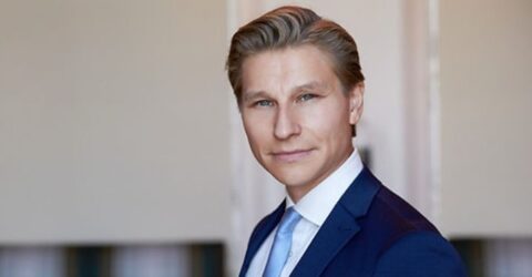 Puolustusministeri Antti Häkkänen kielsi kiinteistökauppoja: ”Riskejä turvallisuudelle”